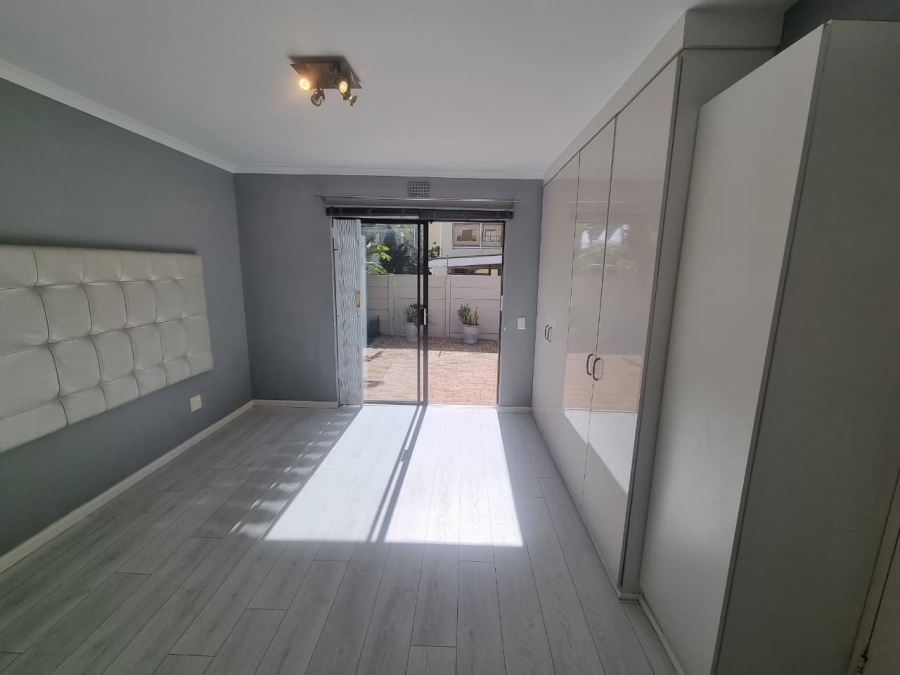 1 Bedroom Property for Sale in Royal Ascot Western Cape